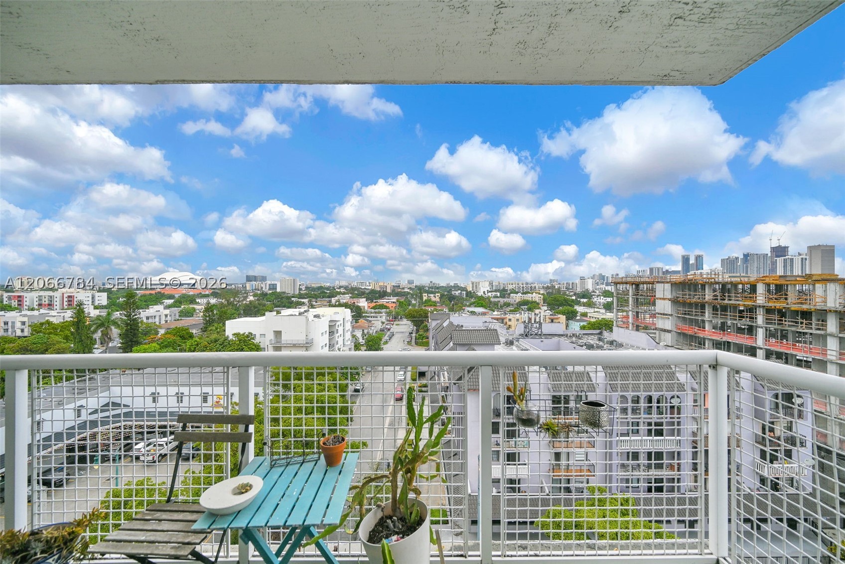 900 SW 8th St #908, Miami FL 33130