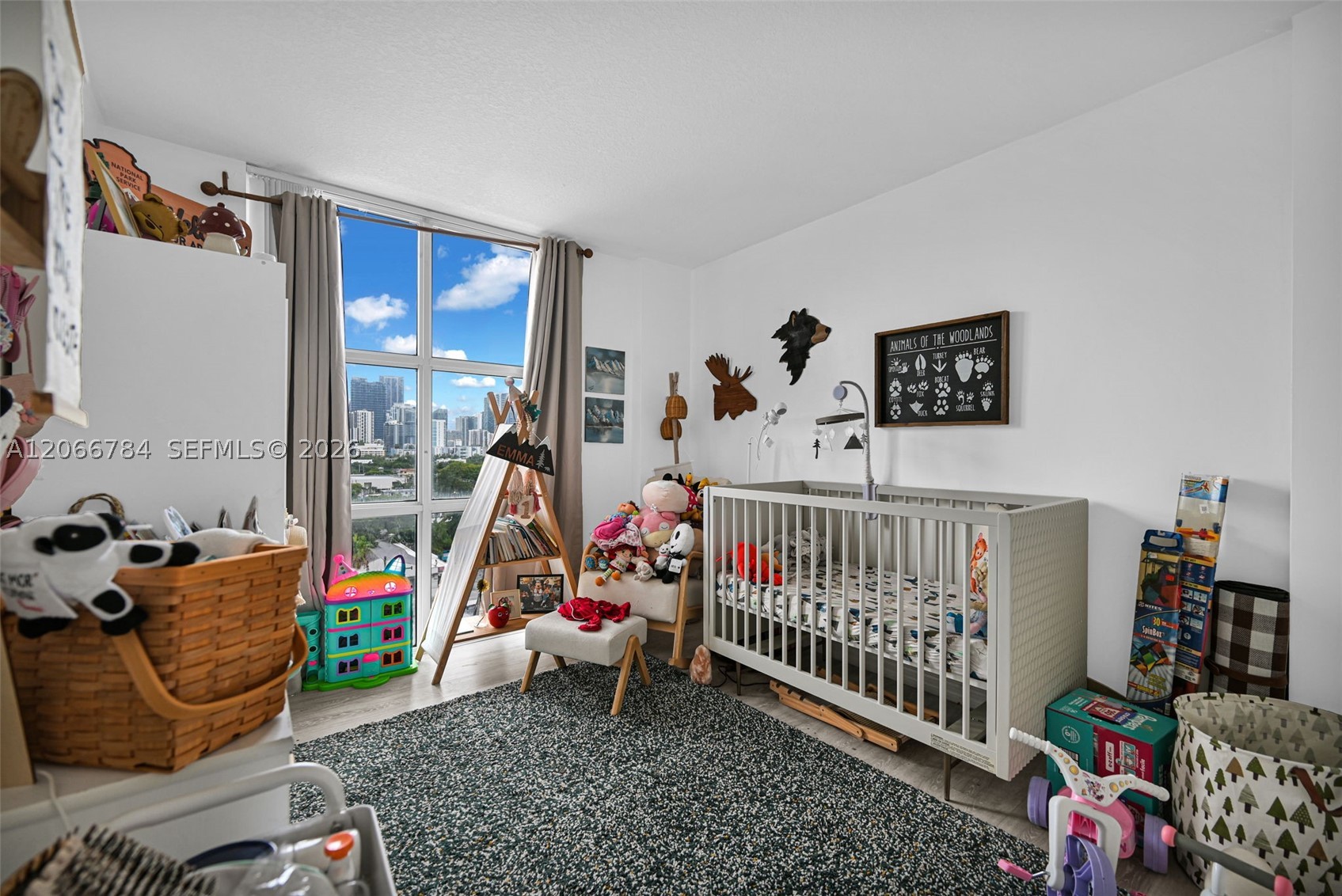 900 SW 8th St #908, Miami FL 33130