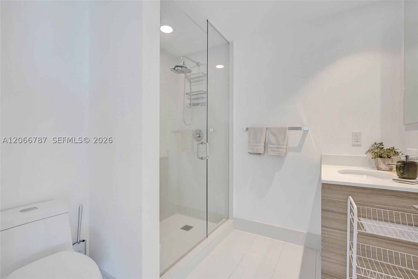 121 NE 34th St #2310, Miami FL 33137