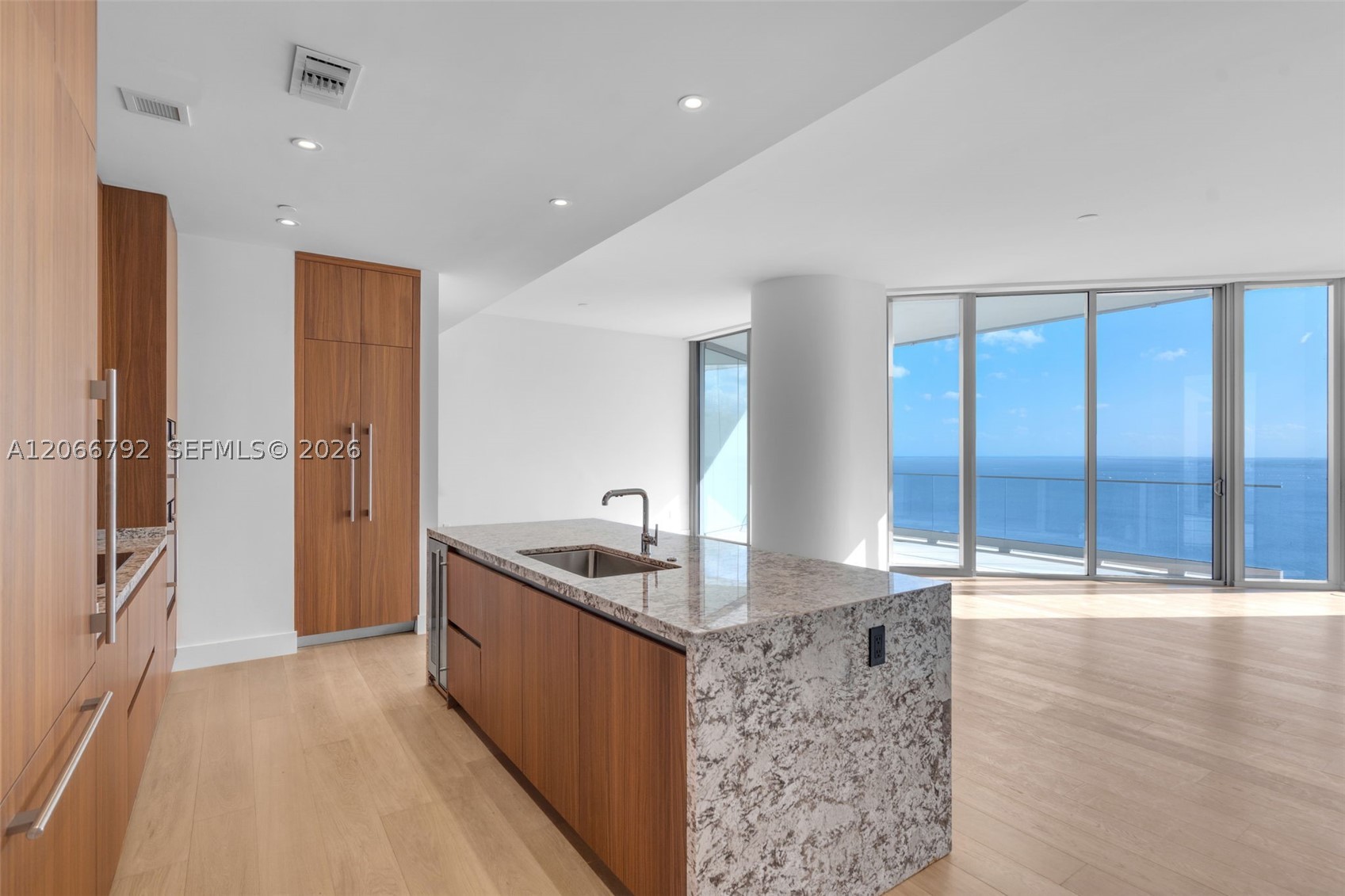 175 SE 25 RD #3003, Miami FL 33129
