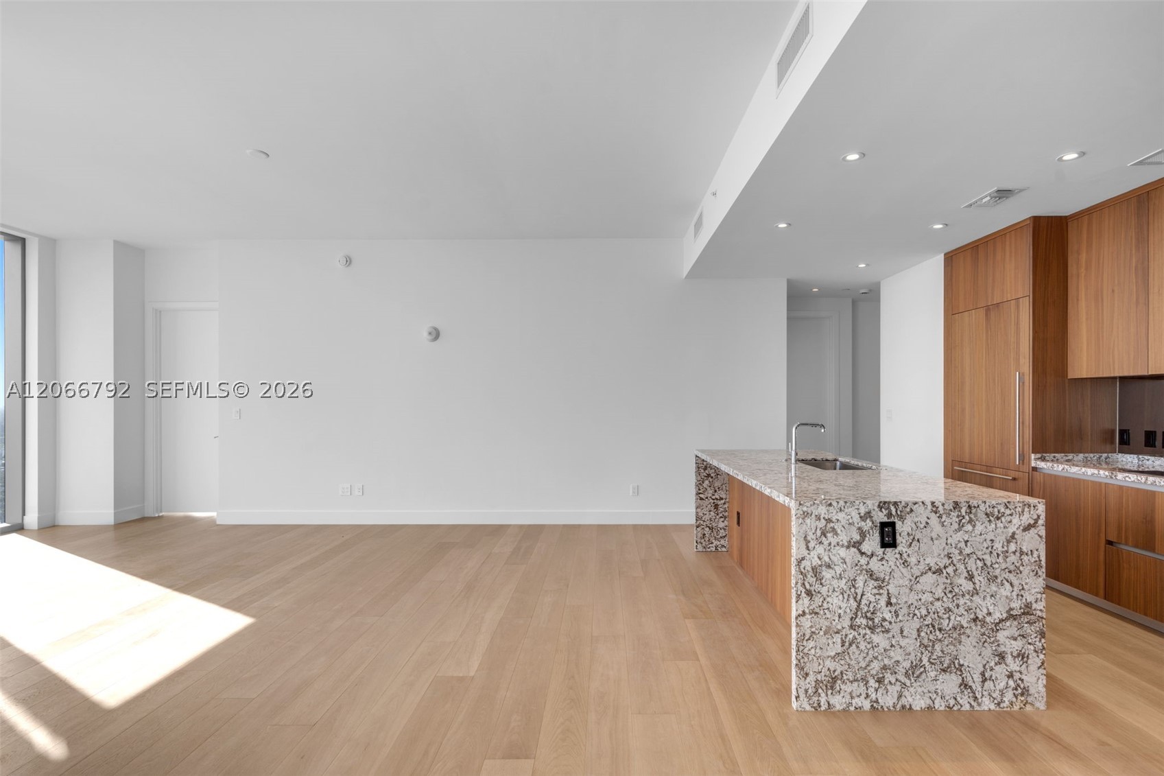 175 SE 25 RD #3003, Miami FL 33129