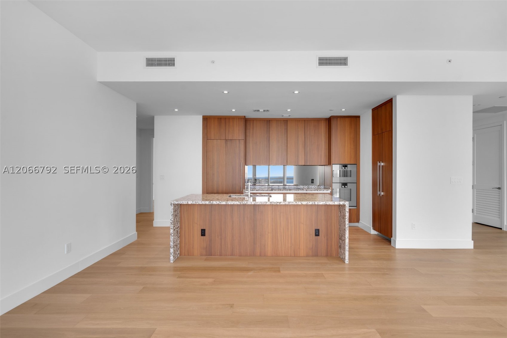 175 SE 25 RD #3003, Miami FL 33129