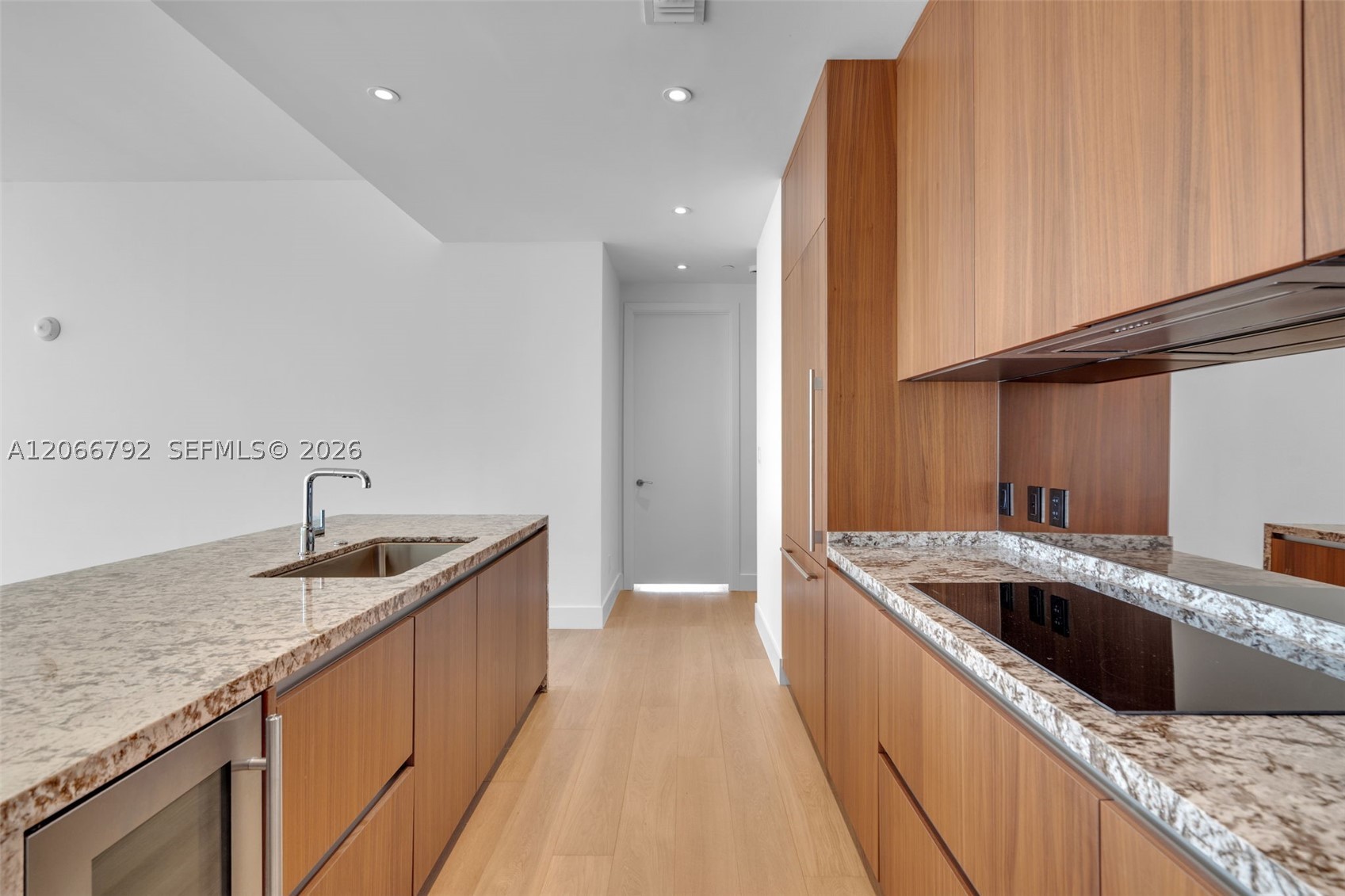 175 SE 25 RD #3003, Miami FL 33129