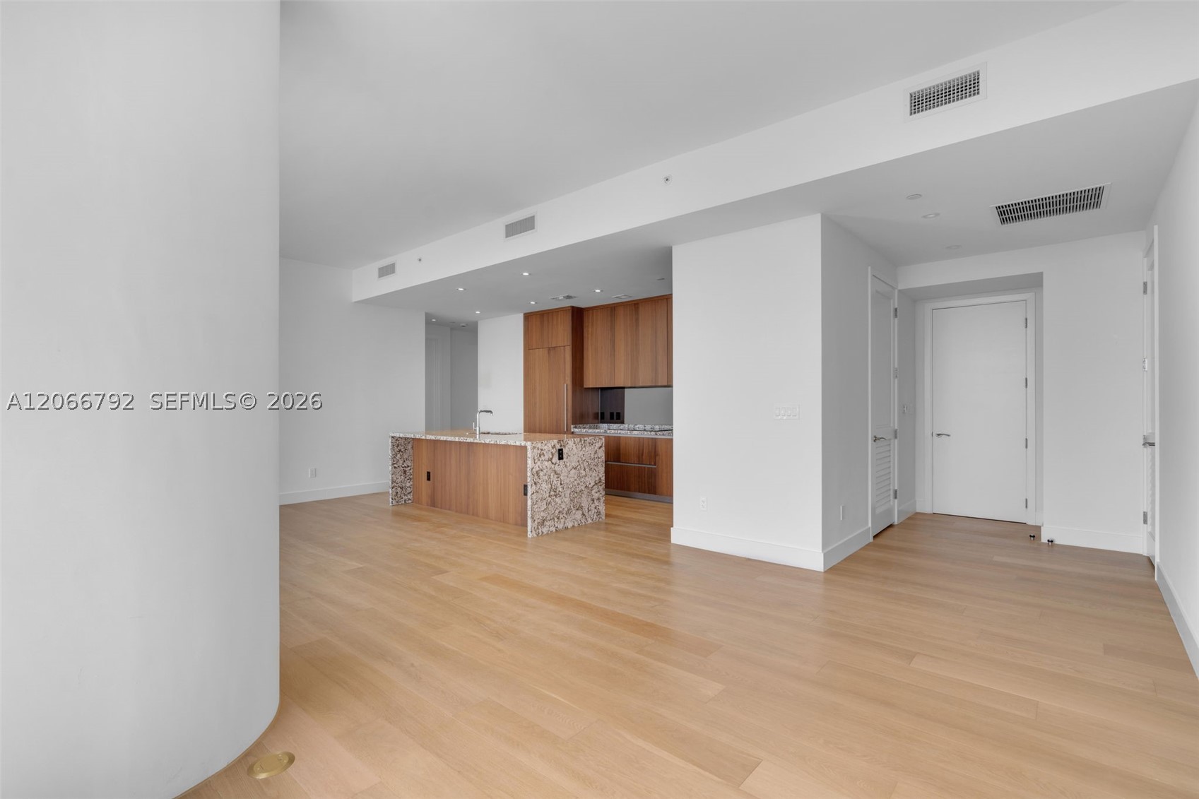 175 SE 25 RD #3003, Miami FL 33129