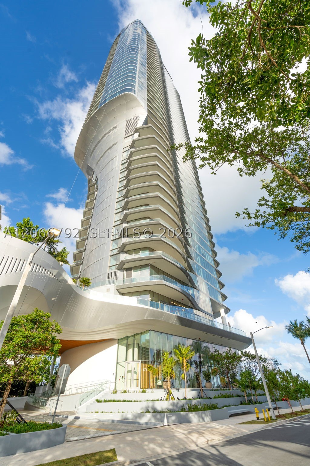 175 SE 25 RD #3003, Miami FL 33129