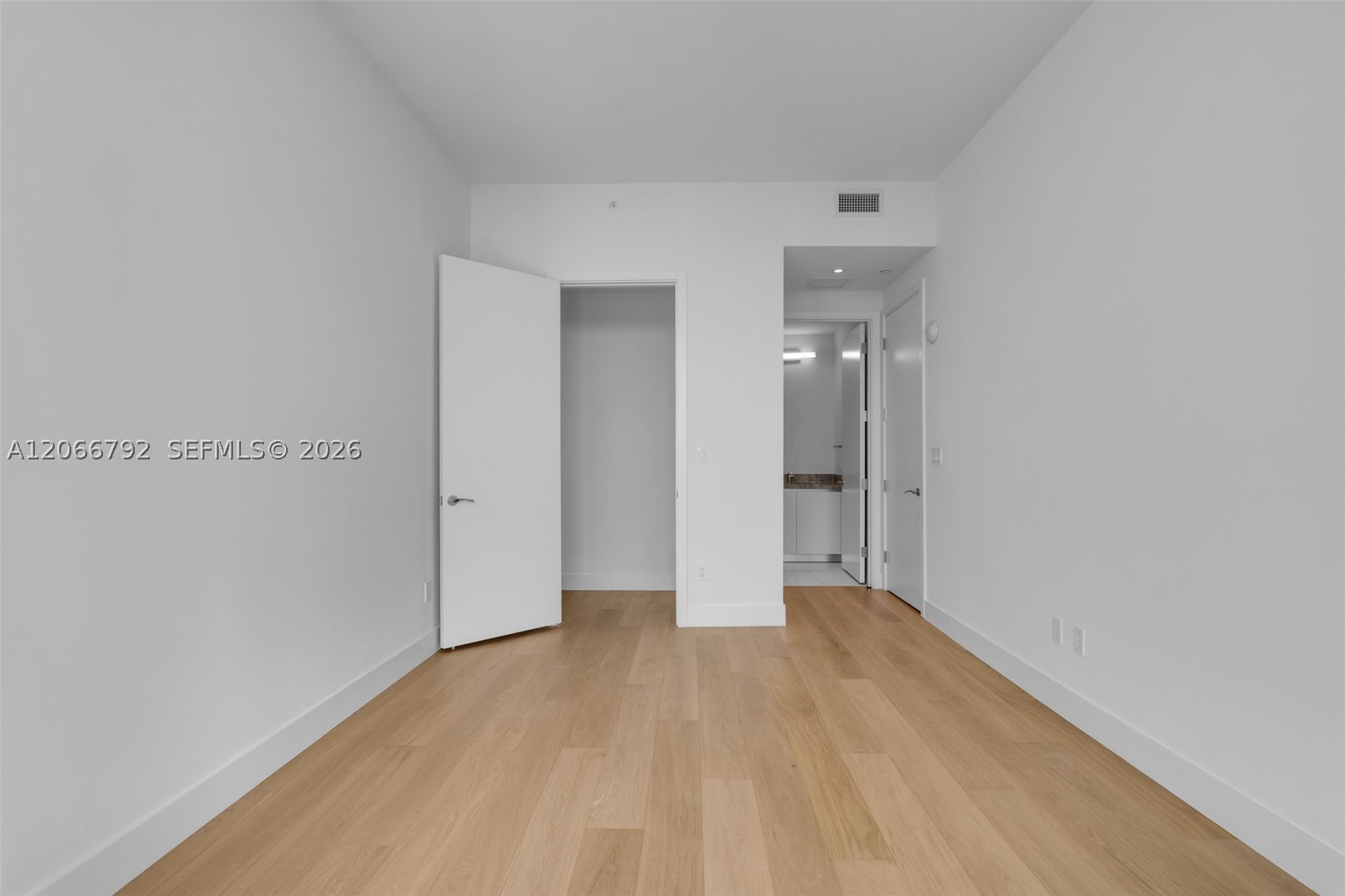 175 SE 25 RD #3003, Miami FL 33129