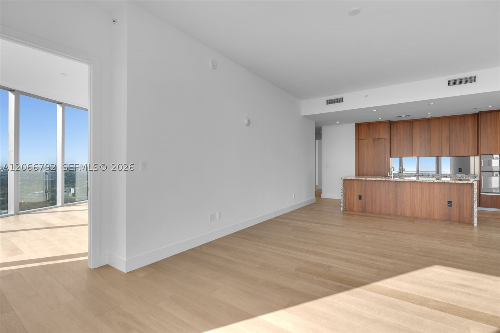 175 SE 25 RD #3003, Miami FL 33129