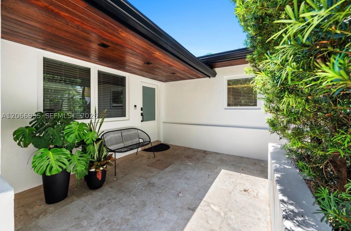 5711 Michelangelo St, Coral Gables FL 33146