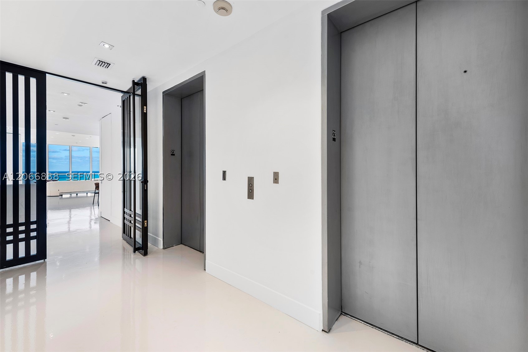 100 S Pointe Dr #2306, Miami Beach FL 33139