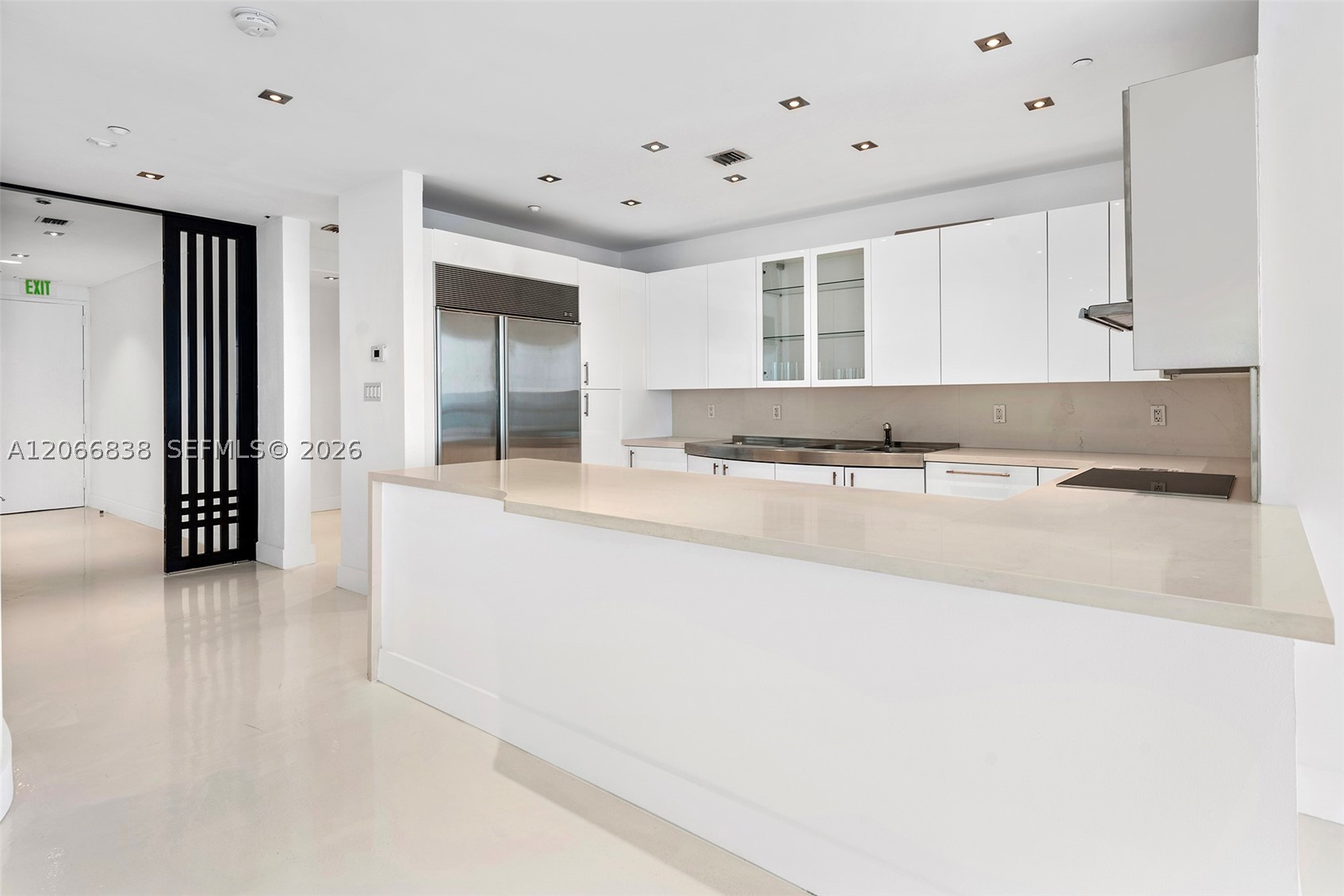 100 S Pointe Dr #2306, Miami Beach FL 33139