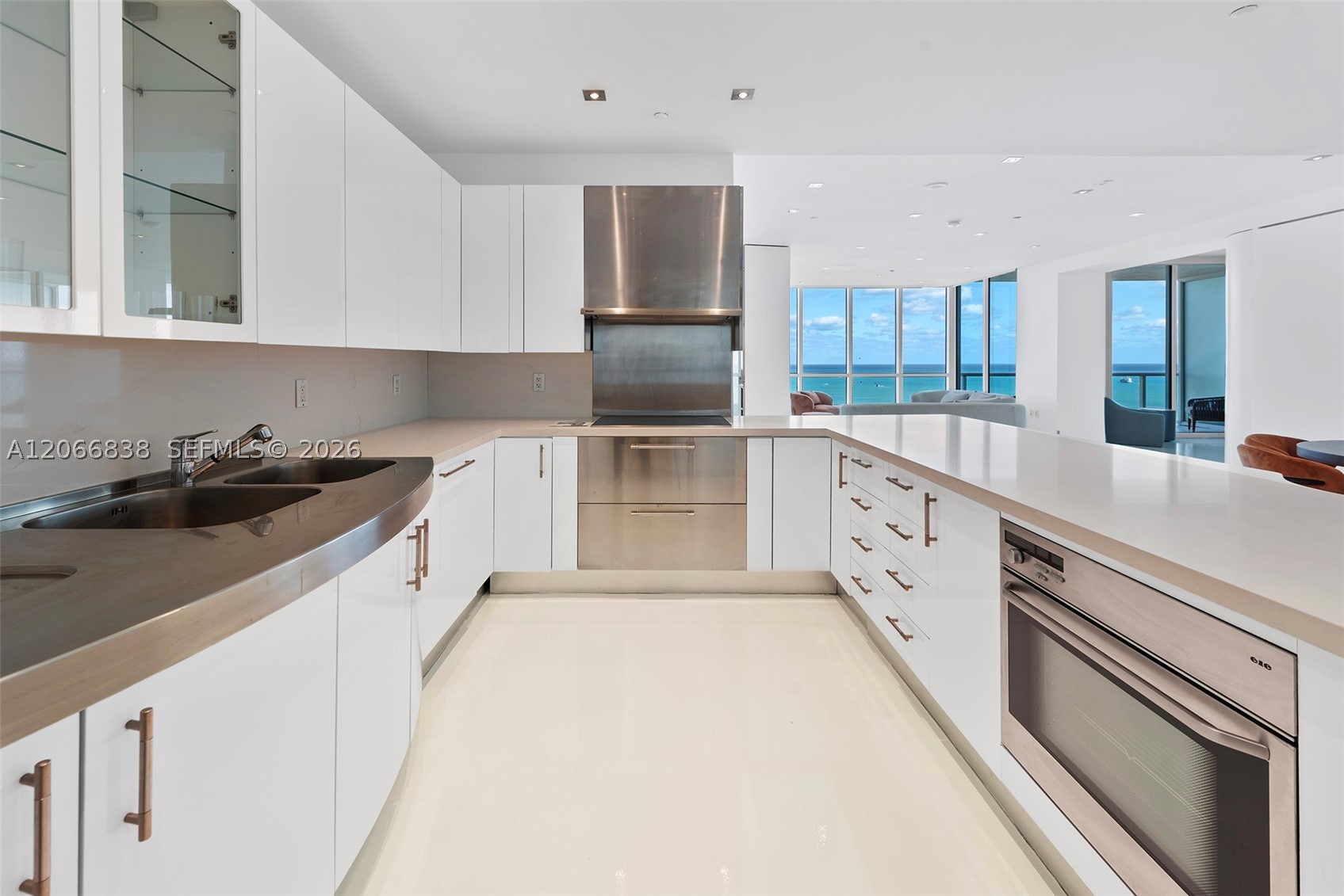 100 S Pointe Dr #2306, Miami Beach FL 33139
