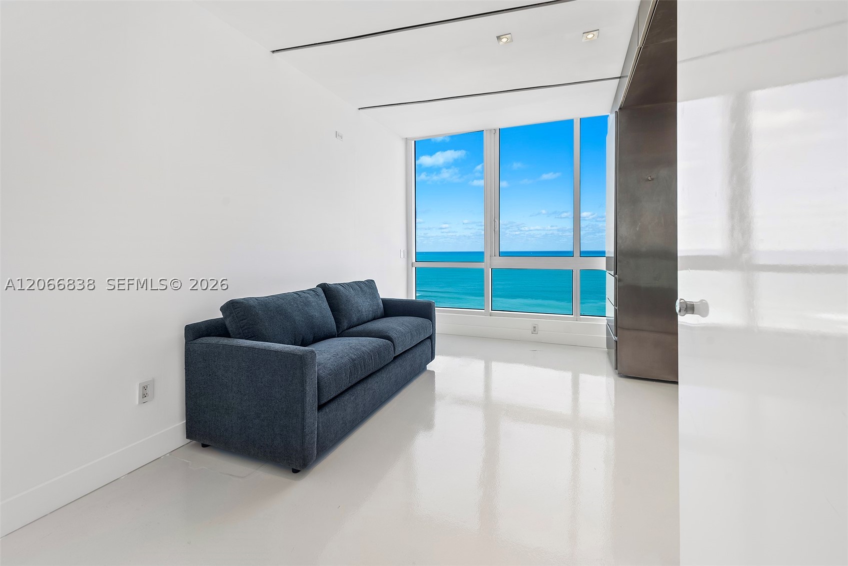 100 S Pointe Dr #2306, Miami Beach FL 33139