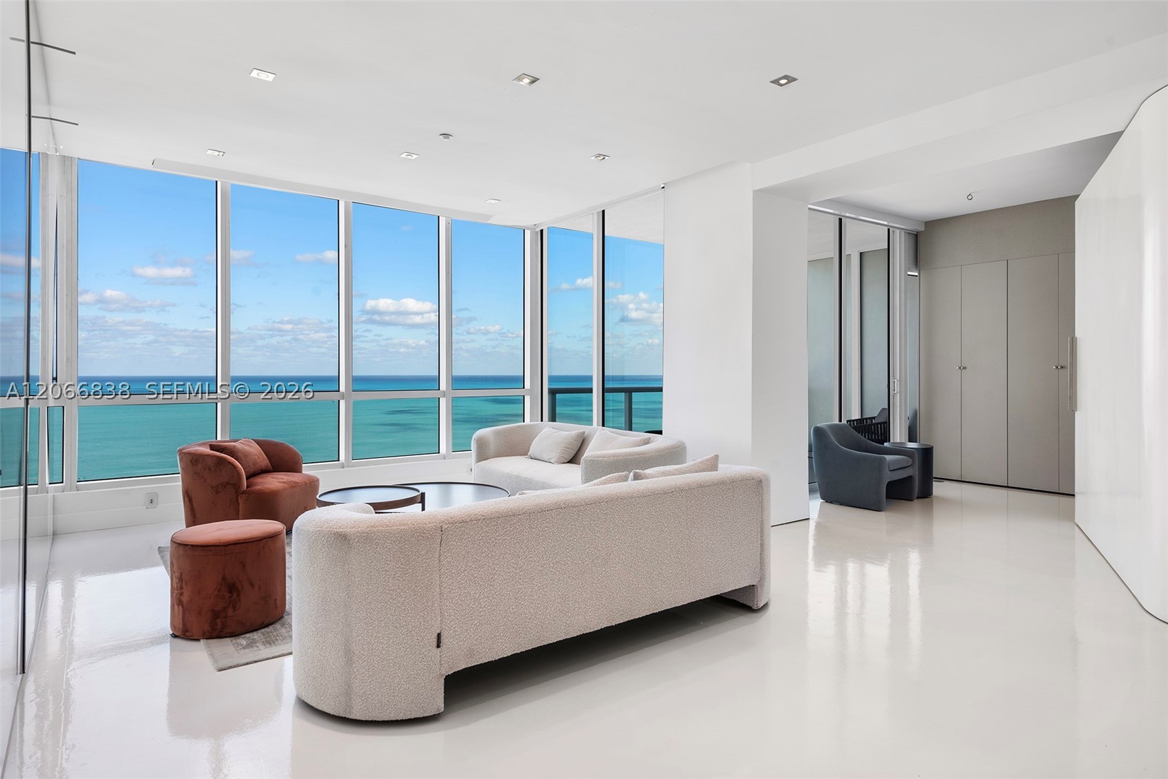 100 S Pointe Dr #2306, Miami Beach FL 33139