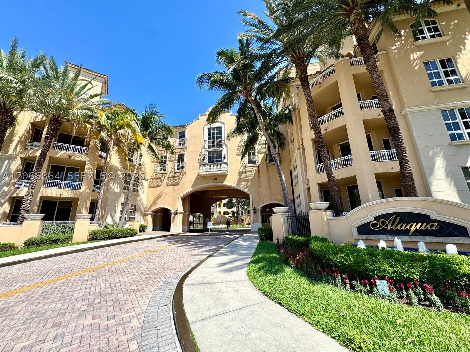 3001 NE 185th St #225, Aventura FL 33180