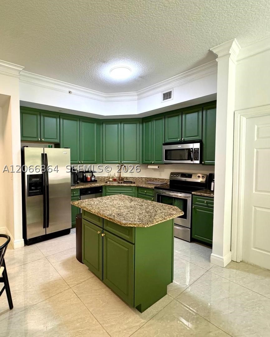 3001 NE 185th St #225, Aventura FL 33180