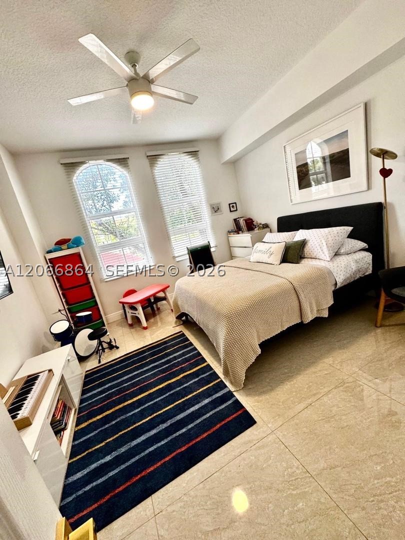 3001 NE 185th St #225, Aventura FL 33180