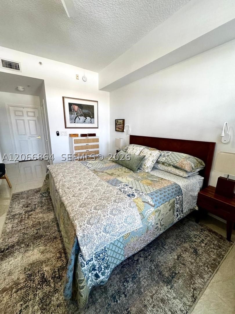 3001 NE 185th St #225, Aventura FL 33180