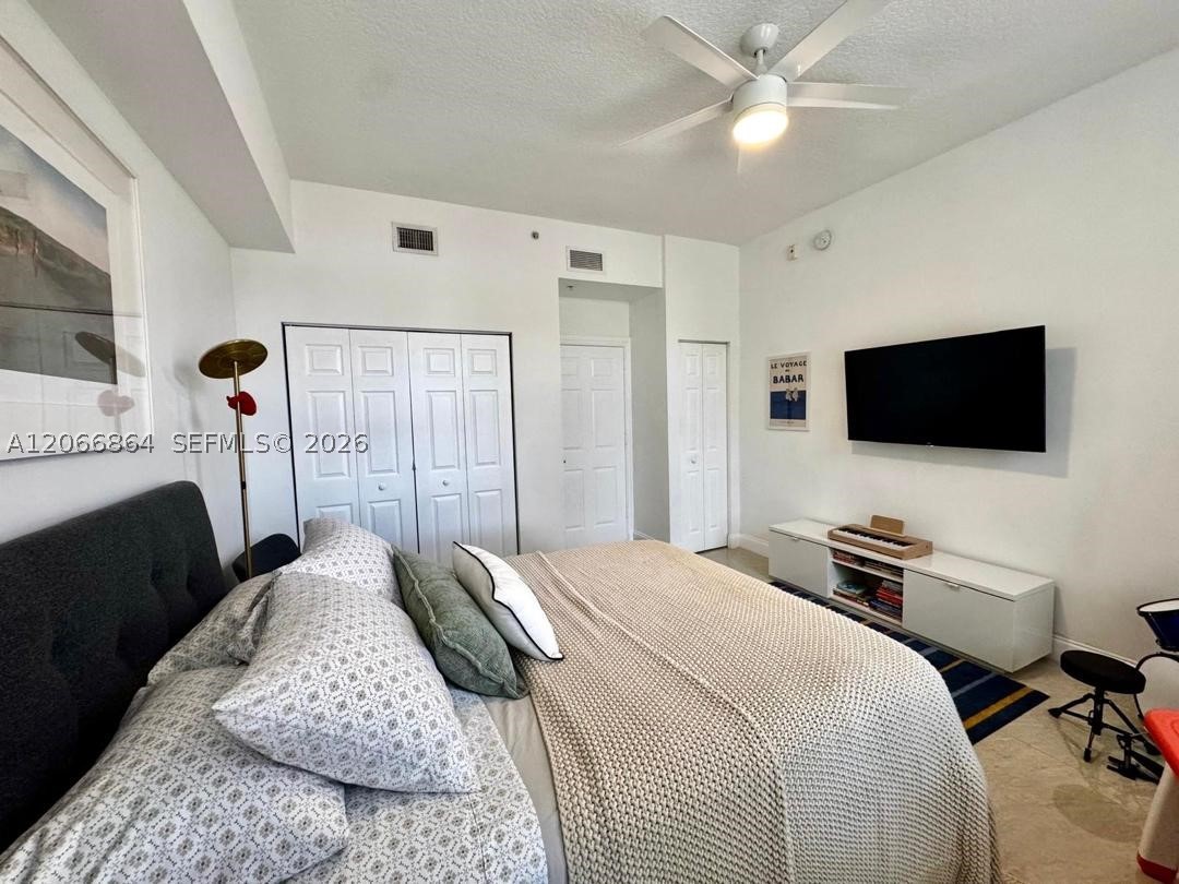 3001 NE 185th St #225, Aventura FL 33180