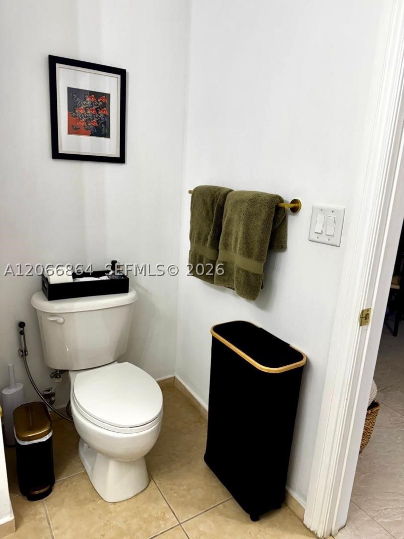 3001 NE 185th St #225, Aventura FL 33180