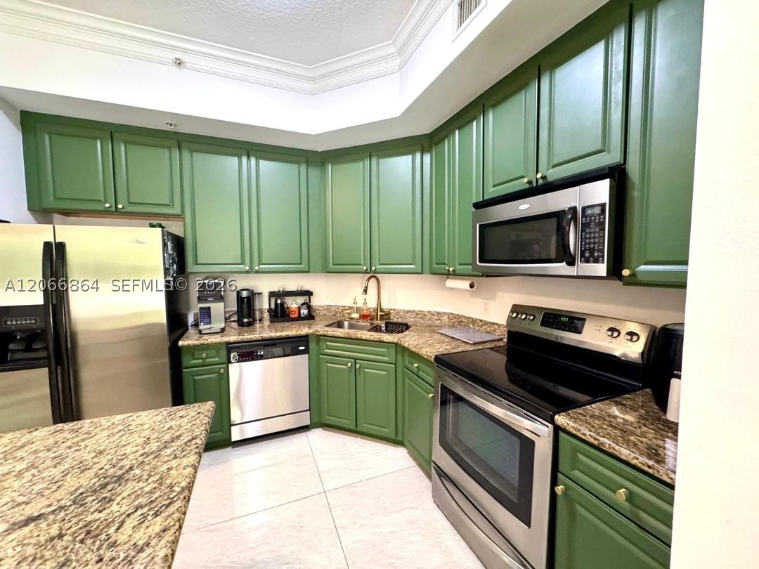 3001 NE 185th St #225, Aventura FL 33180