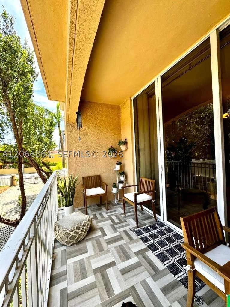 3001 NE 185th St #225, Aventura FL 33180
