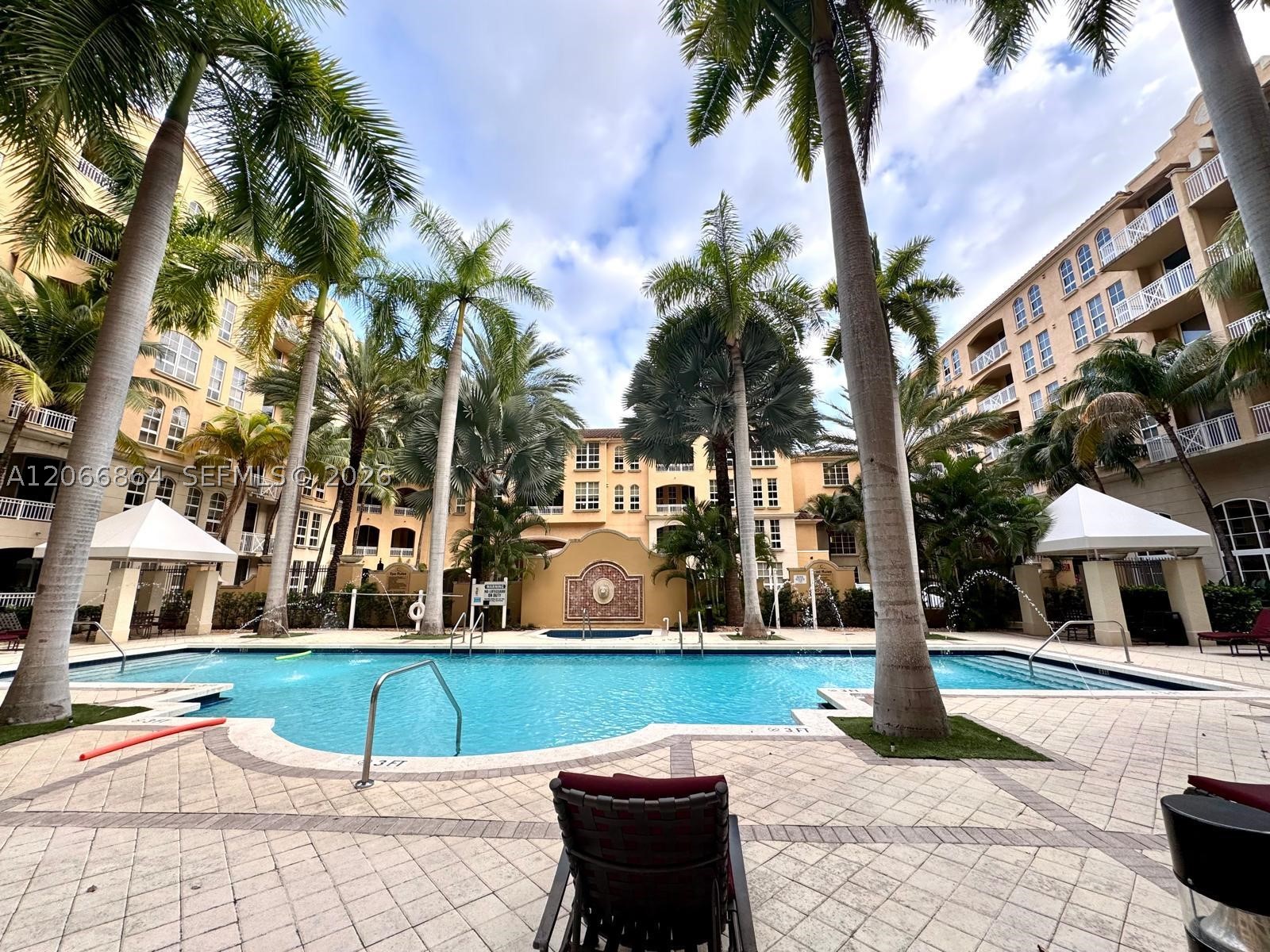 3001 NE 185th St #225, Aventura FL 33180