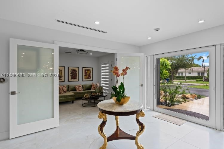 291 E Shore Dr E #0, Miami FL 33133
