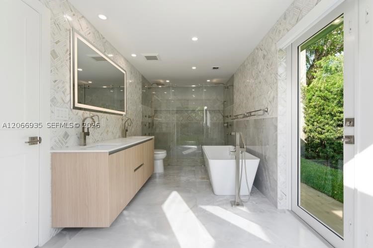 291 E Shore Dr E #0, Miami FL 33133