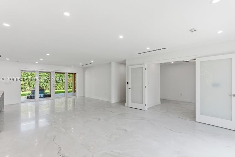 291 E Shore Dr E #0, Miami FL 33133