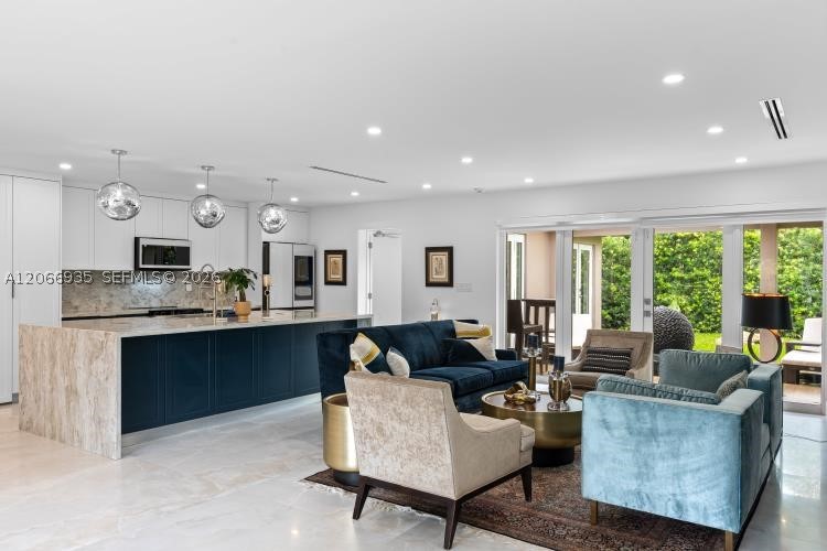 291 E Shore Dr E #0, Miami FL 33133