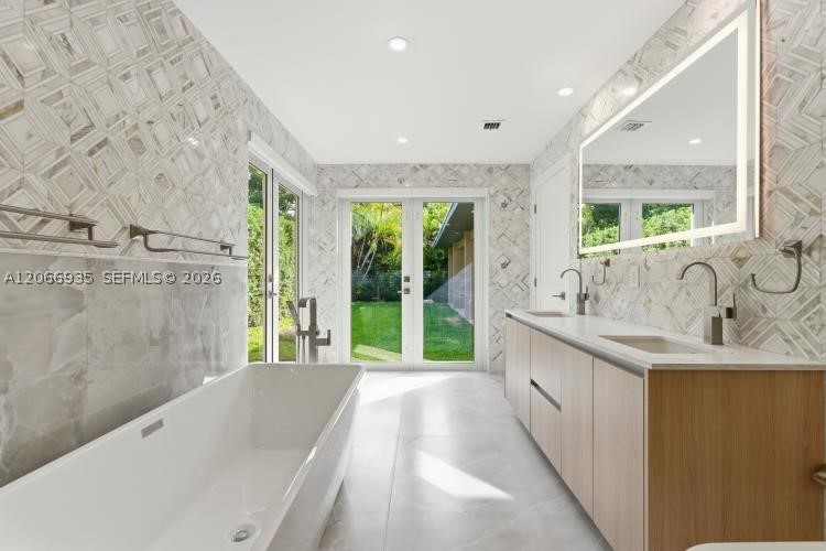 291 E Shore Dr E #0, Miami FL 33133