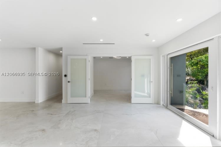 291 E Shore Dr E #0, Miami FL 33133