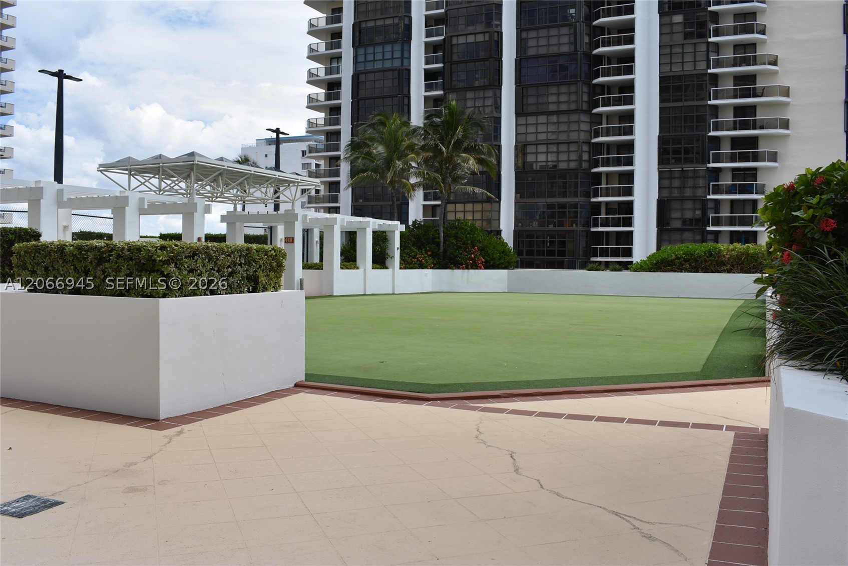 6365 Collins Ave #3804, Miami Beach FL 33141