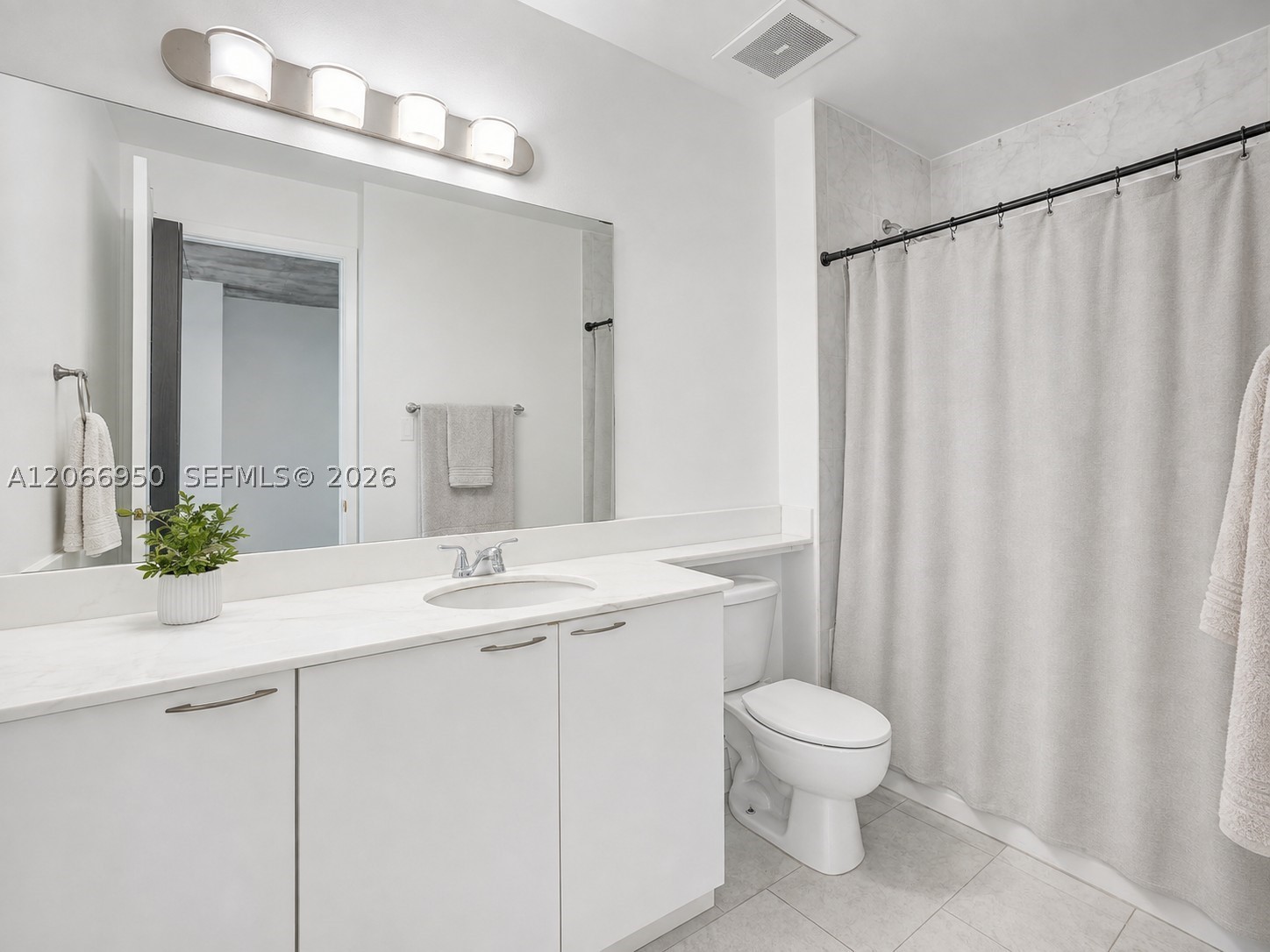 234 NE 3rd St #1007, Miami FL 33132