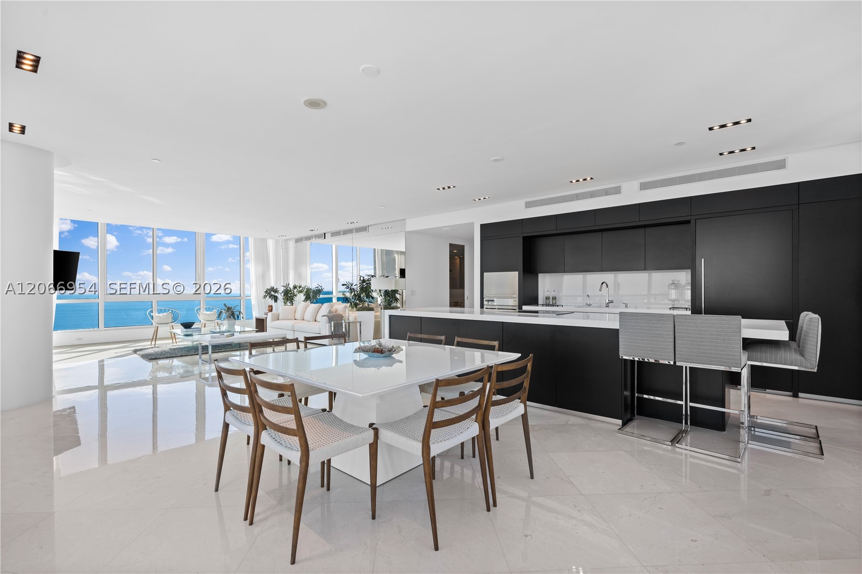 100 S Pointe Dr #3207, Miami Beach FL 33139