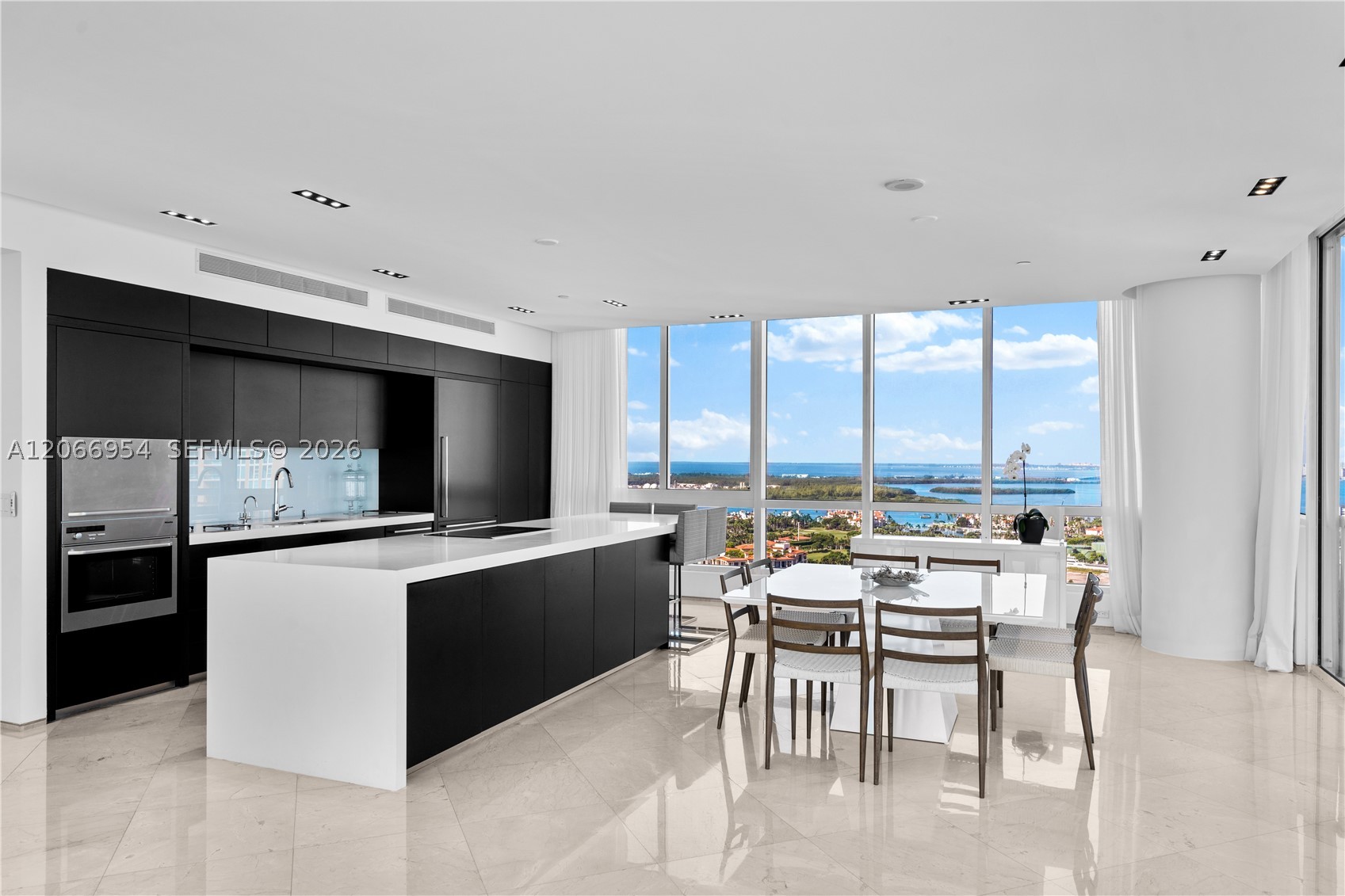 100 S Pointe Dr #3207, Miami Beach FL 33139