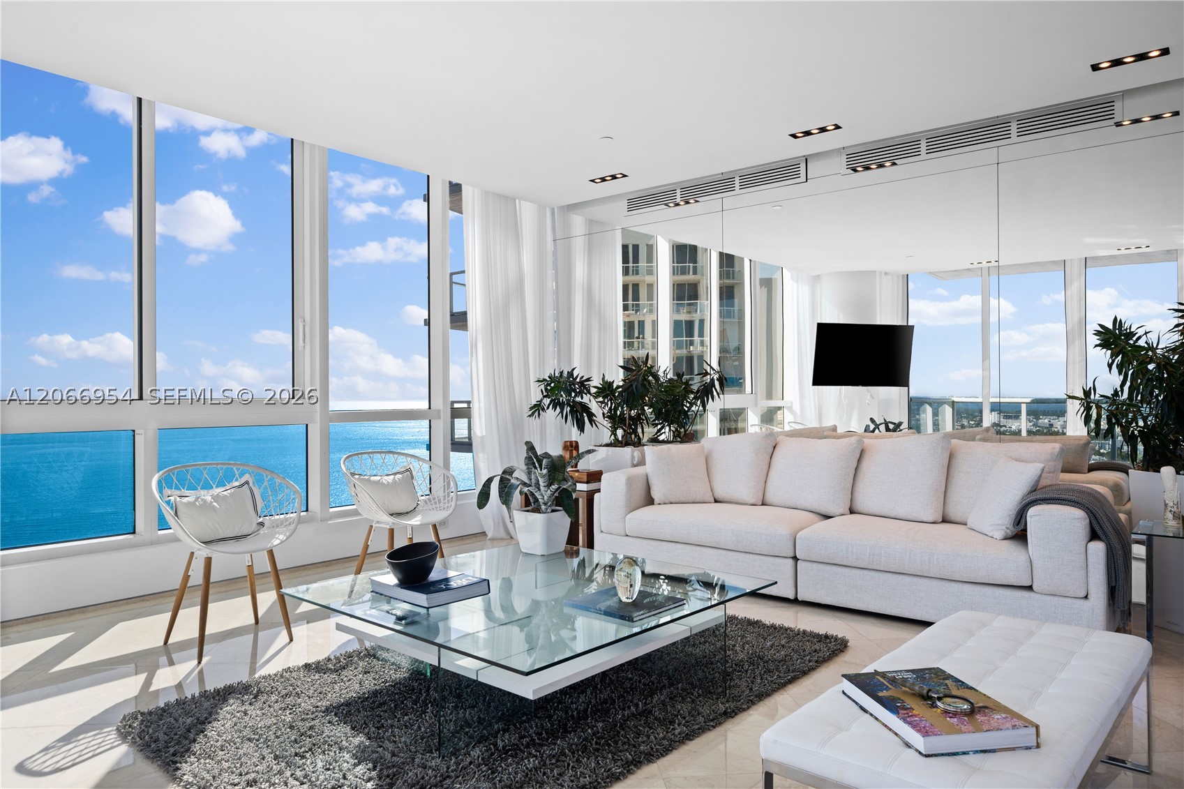 100 S Pointe Dr #3207, Miami Beach FL 33139