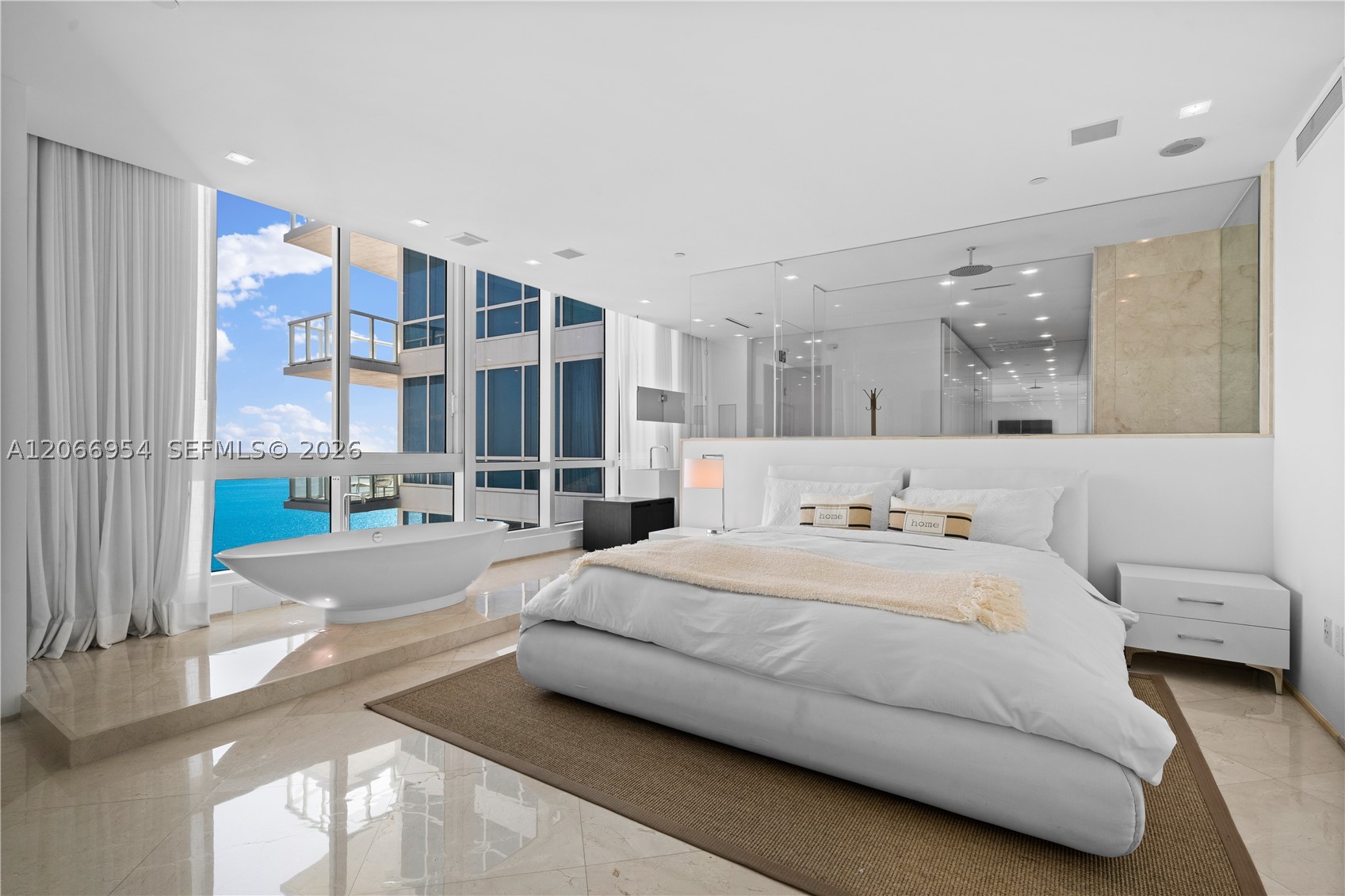 100 S Pointe Dr #3207, Miami Beach FL 33139
