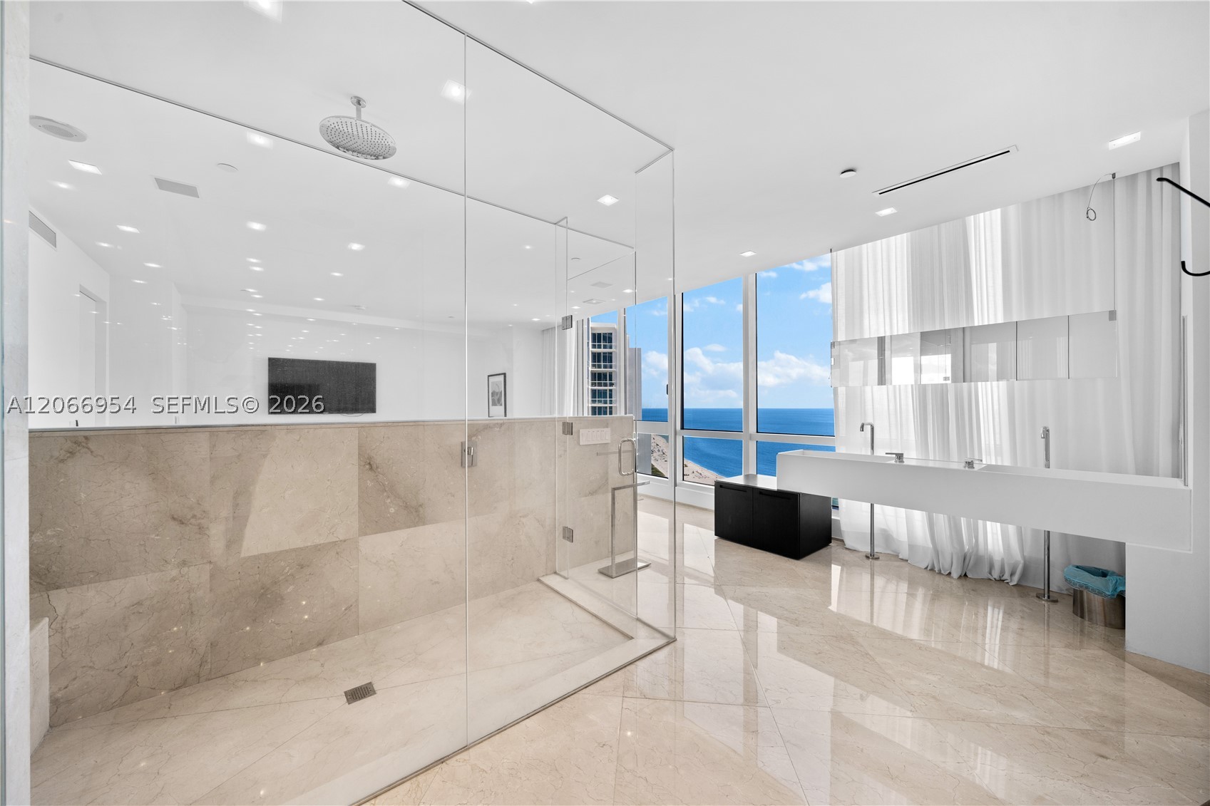 100 S Pointe Dr #3207, Miami Beach FL 33139