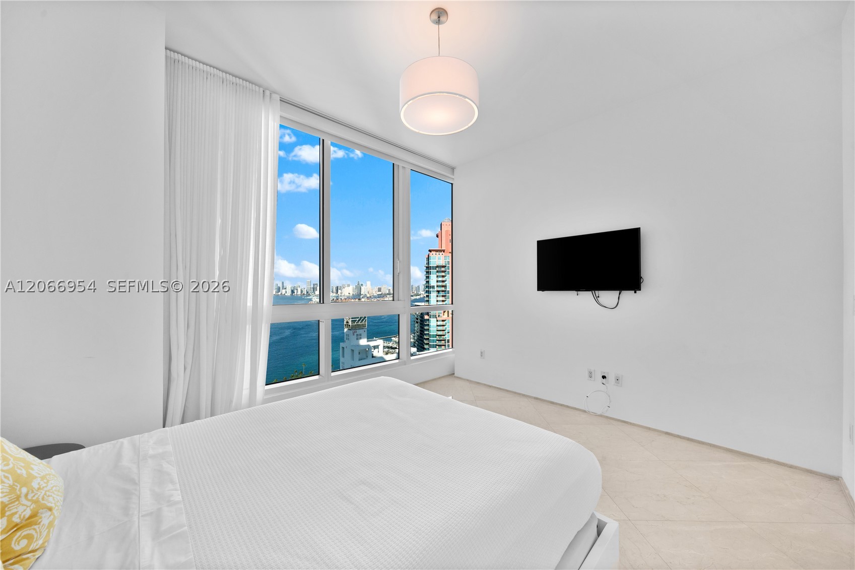 100 S Pointe Dr #3207, Miami Beach FL 33139