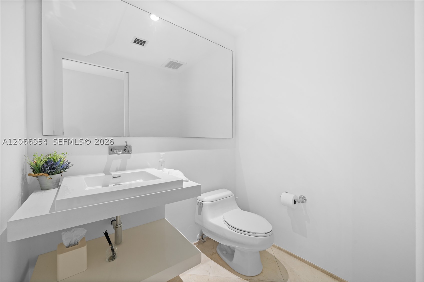 100 S Pointe Dr #3207, Miami Beach FL 33139