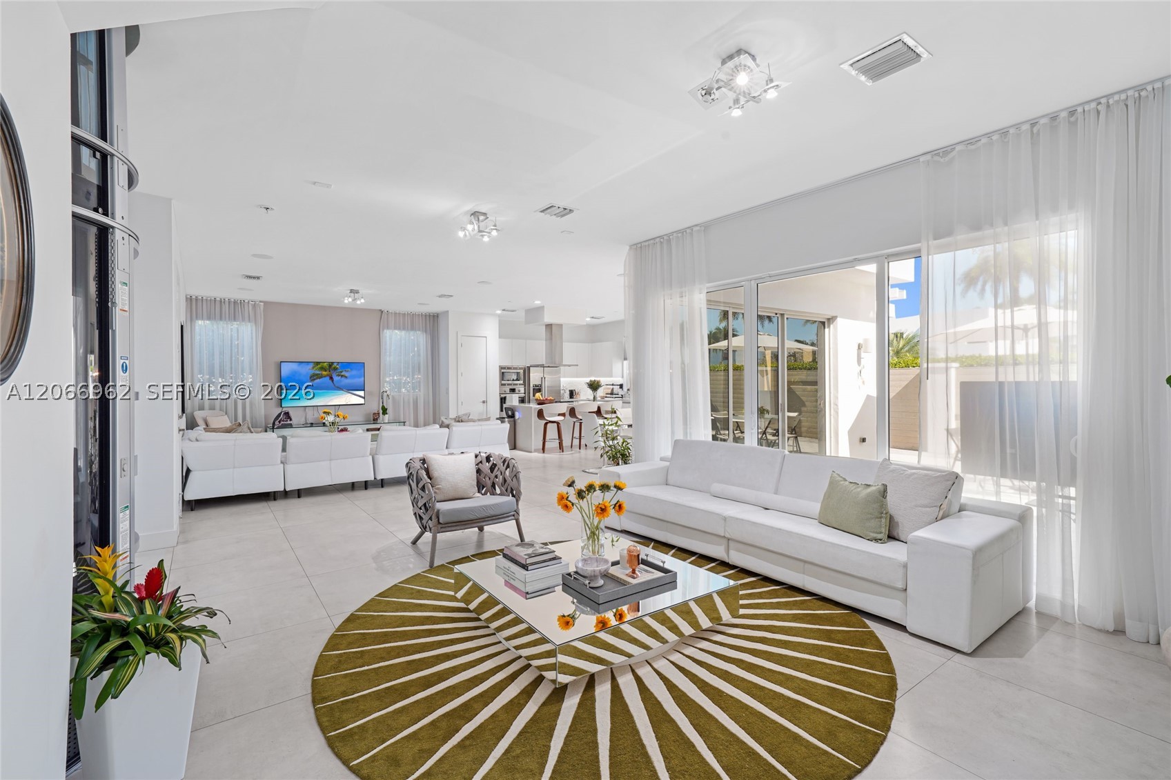 7515 NW 99th Ave, Doral FL 33178