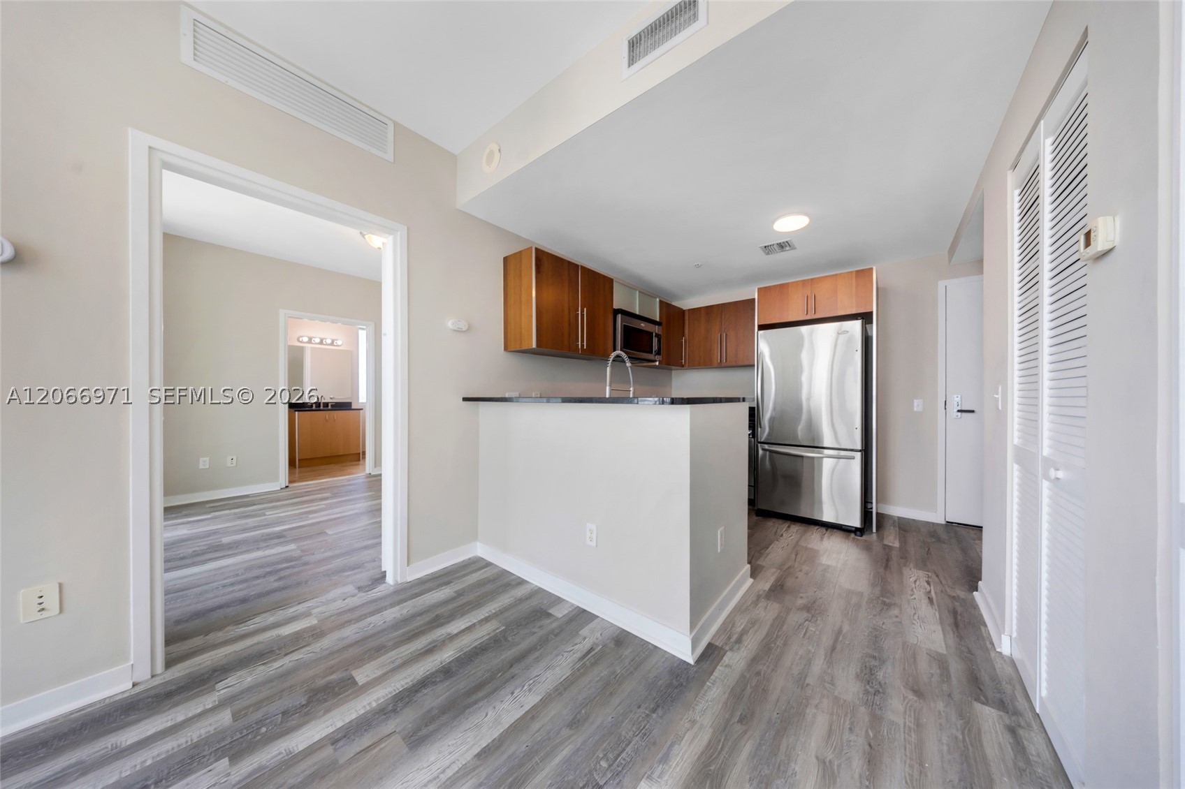 300 S Biscayne Blvd #T-2911, Miami FL 33131