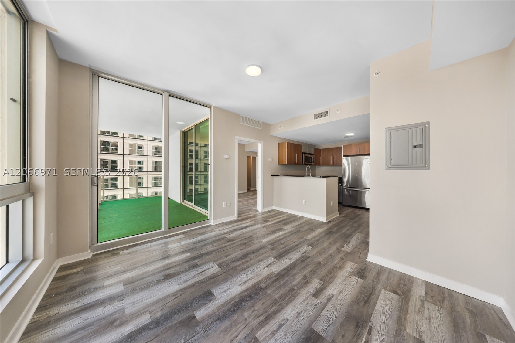 300 S Biscayne Blvd #T-2911, Miami FL 33131
