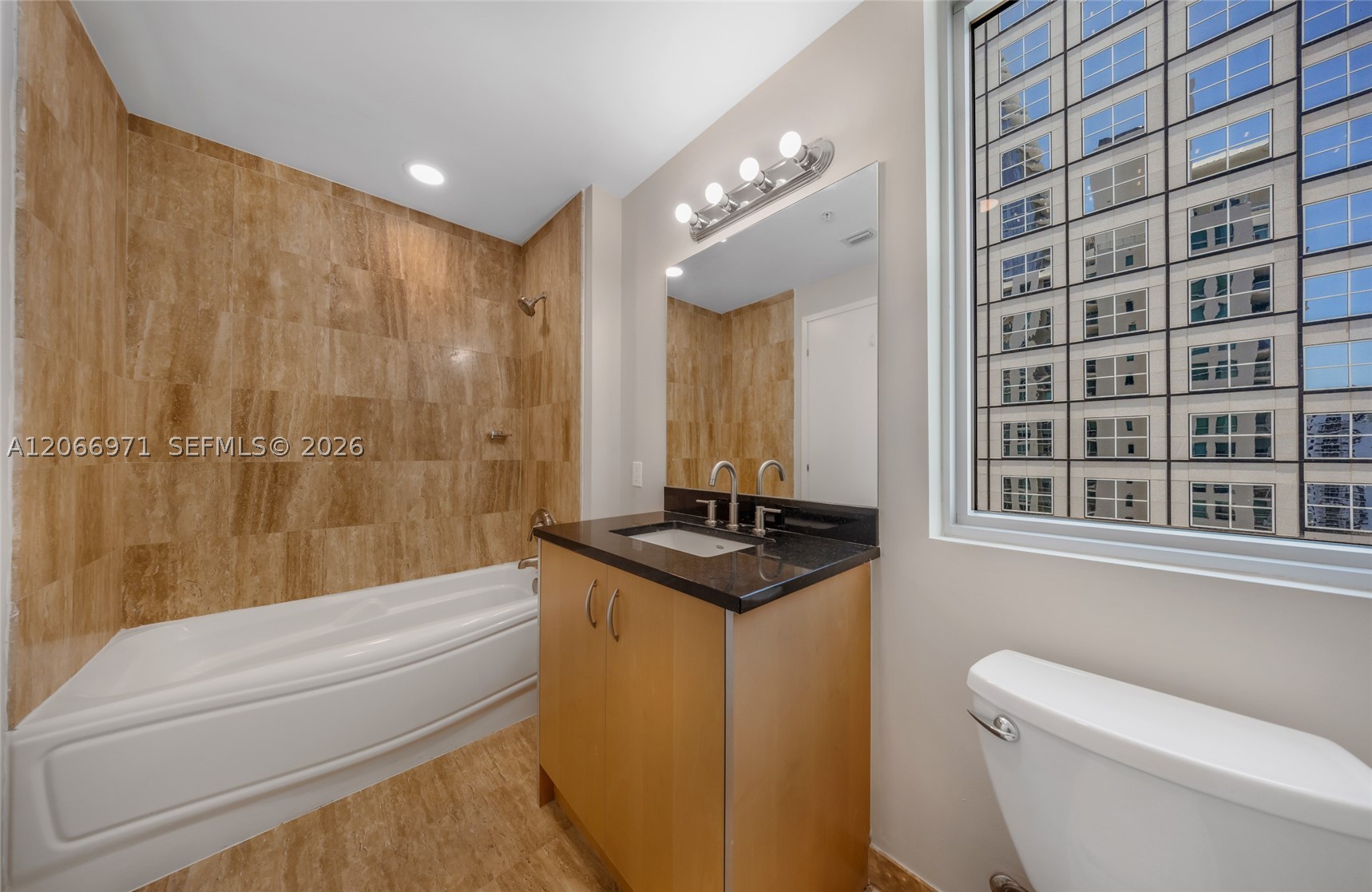 300 S Biscayne Blvd #T-2911, Miami FL 33131