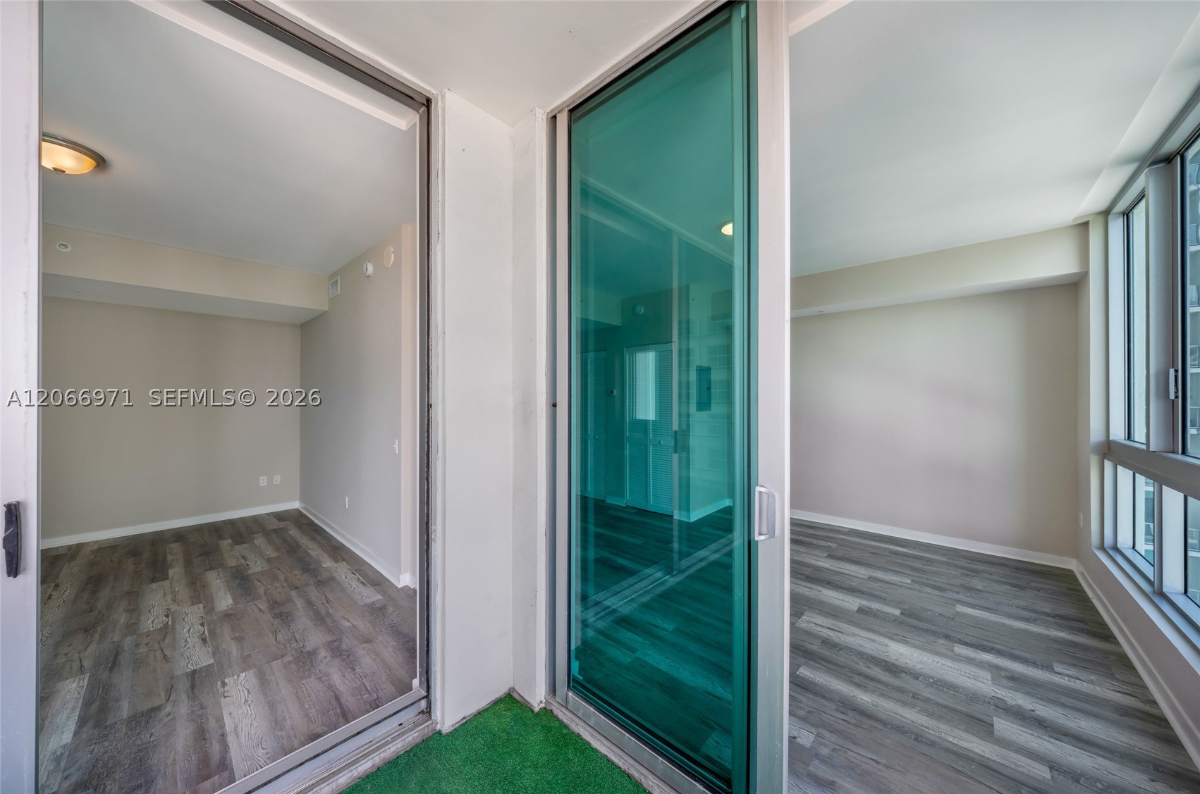 300 S Biscayne Blvd #T-2911, Miami FL 33131