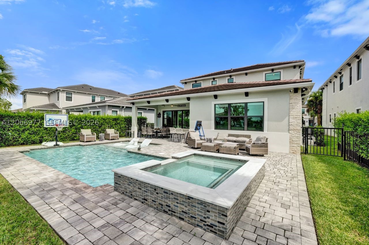 12474 Solana Bay Cir, Palm Beach Gardens FL 33412