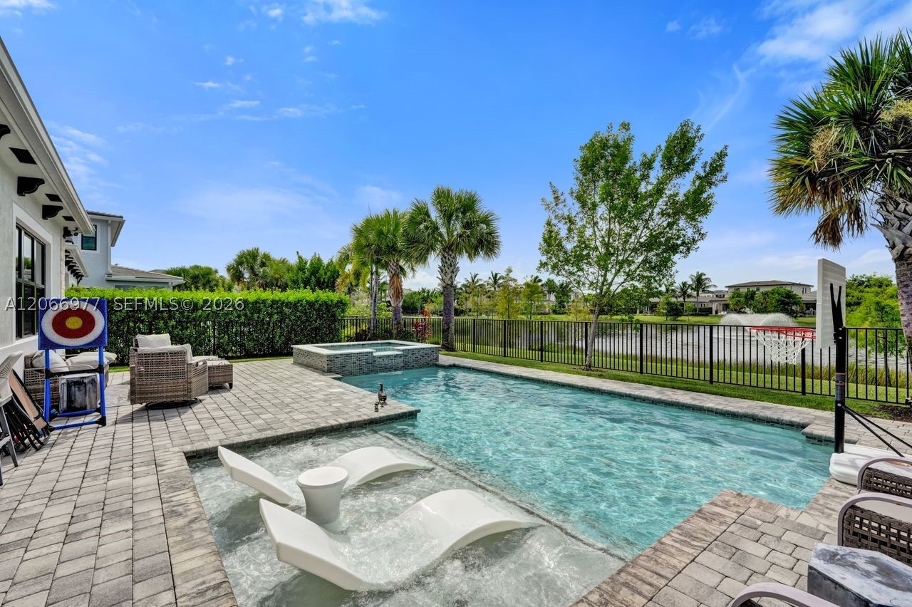 12474 Solana Bay Cir, Palm Beach Gardens FL 33412
