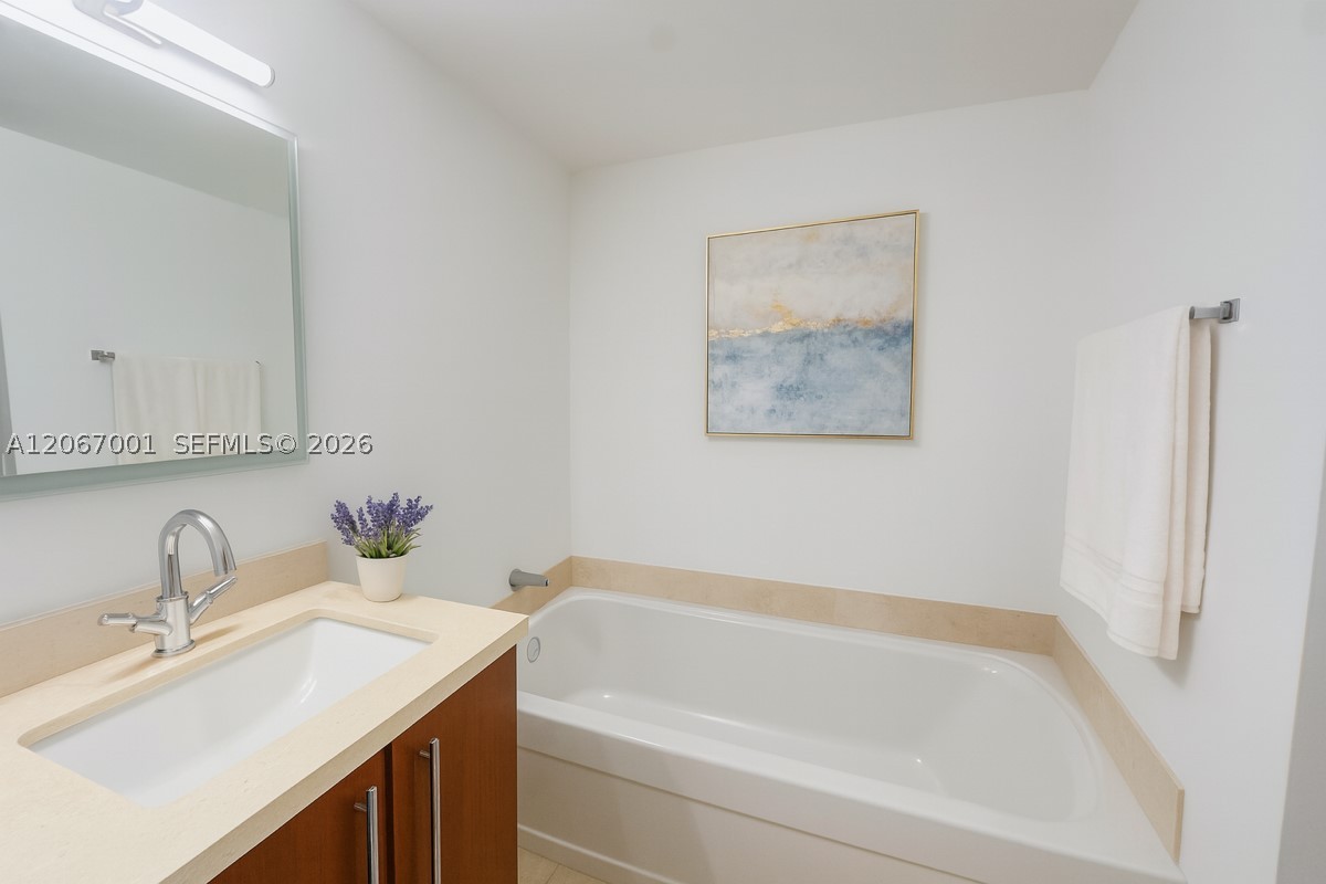 79 SW 12th St #2809-S, Miami FL 33130
