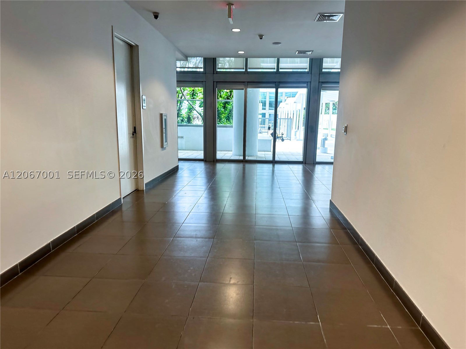 79 SW 12th St #2809-S, Miami FL 33130